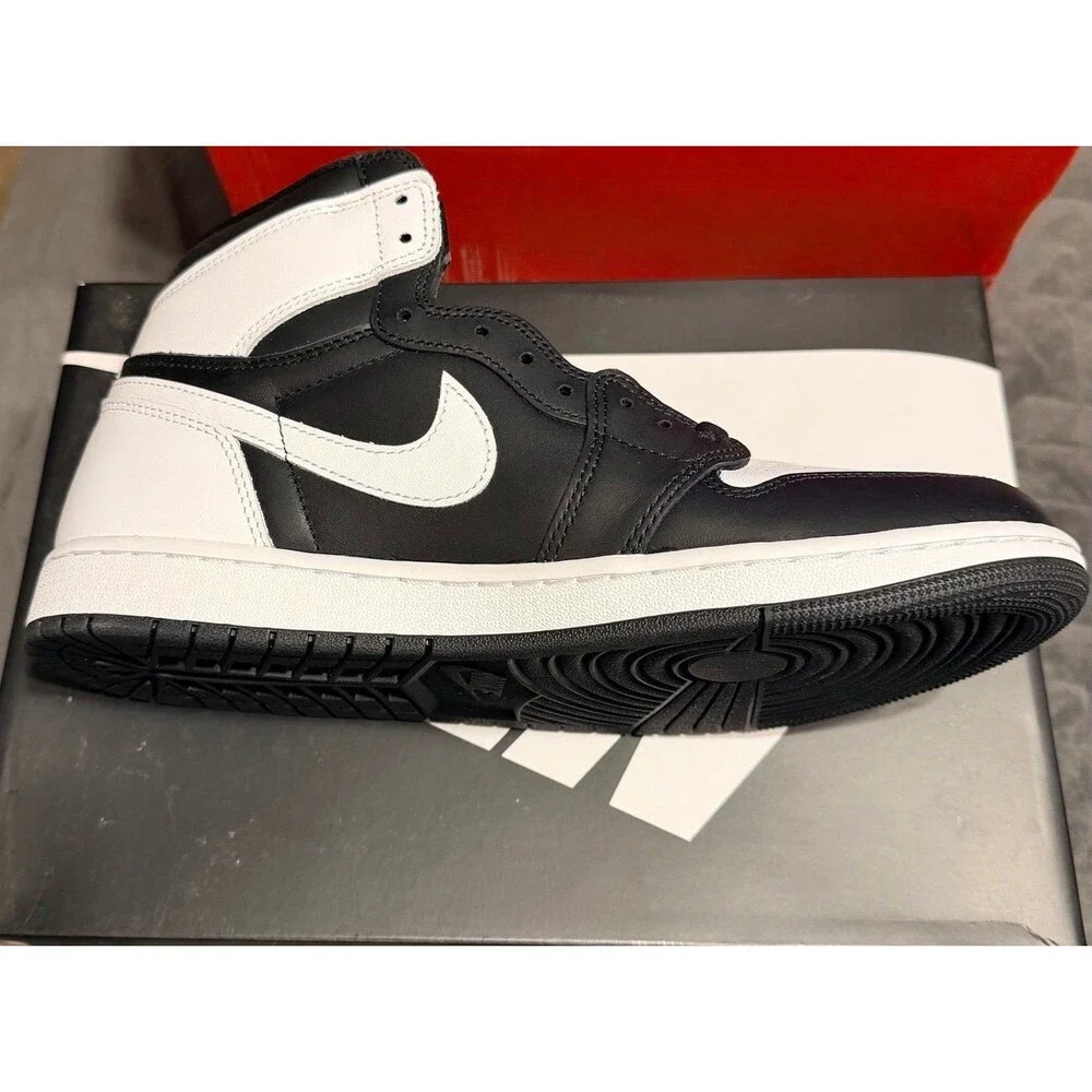 Nike Air Jordan 1 Retro High OG Black White Size 12